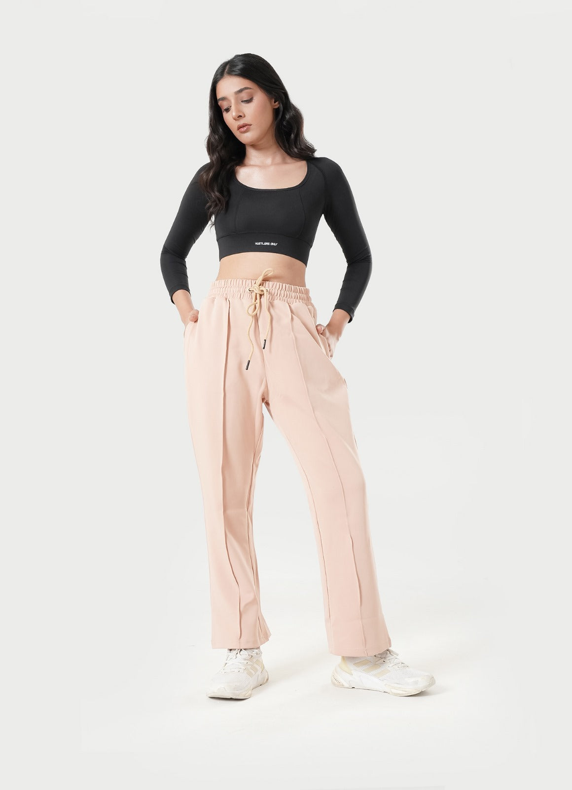 Relaxed Pleated Trouser - Beige.