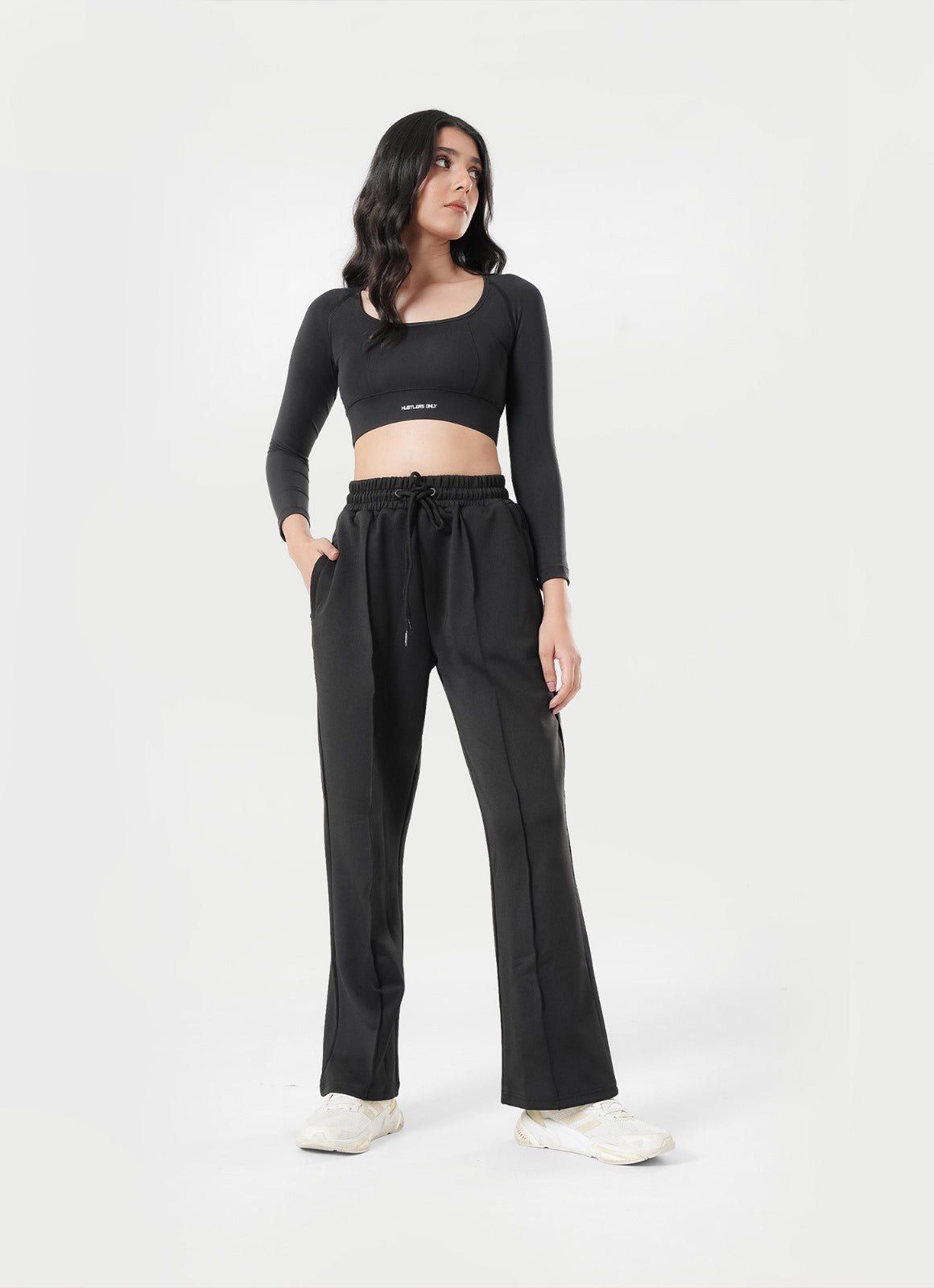 Relaxed Pleated Trouser - Black.