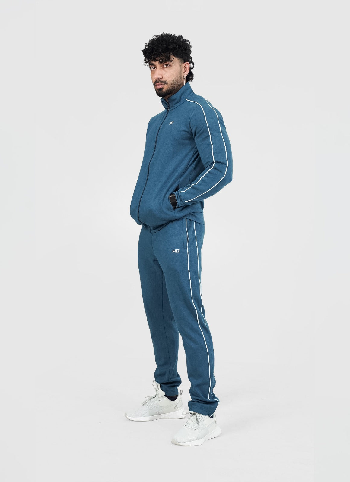 Baju Olahraga Ikonik Hitam/Kelabu