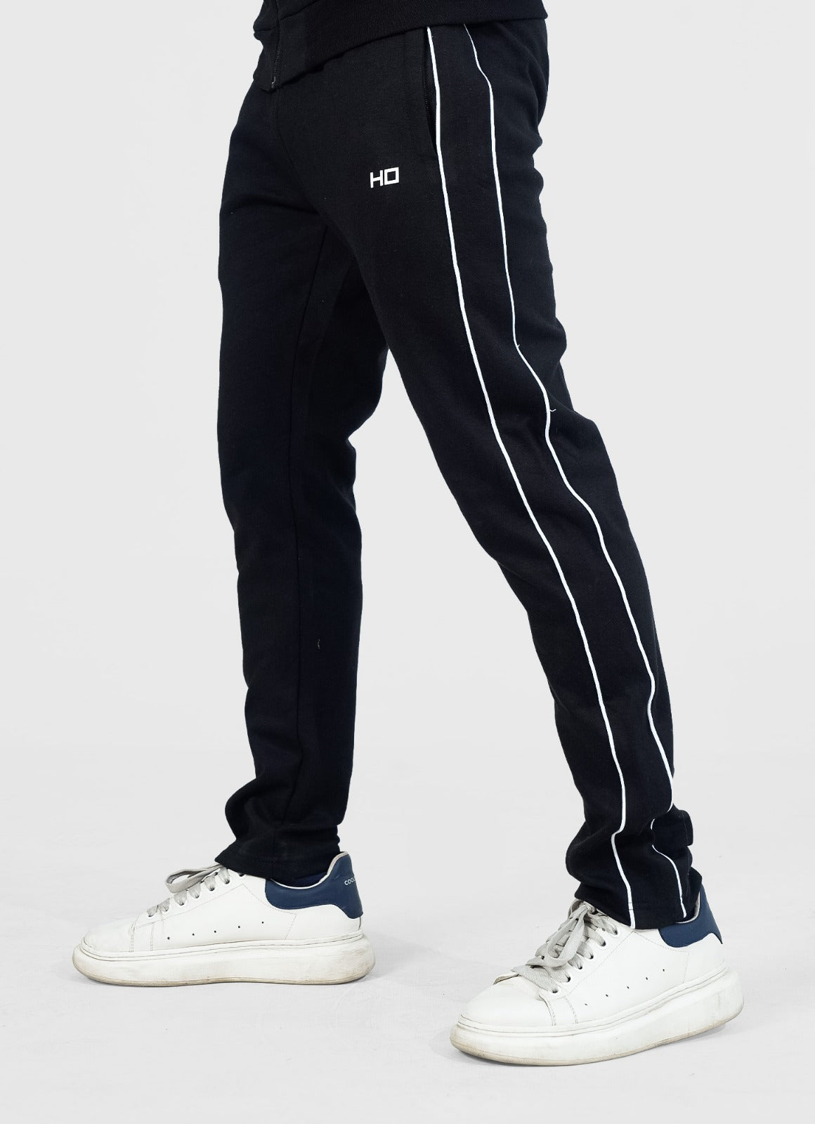 Baju Olahraga Ikonik Hitam/Kelabu