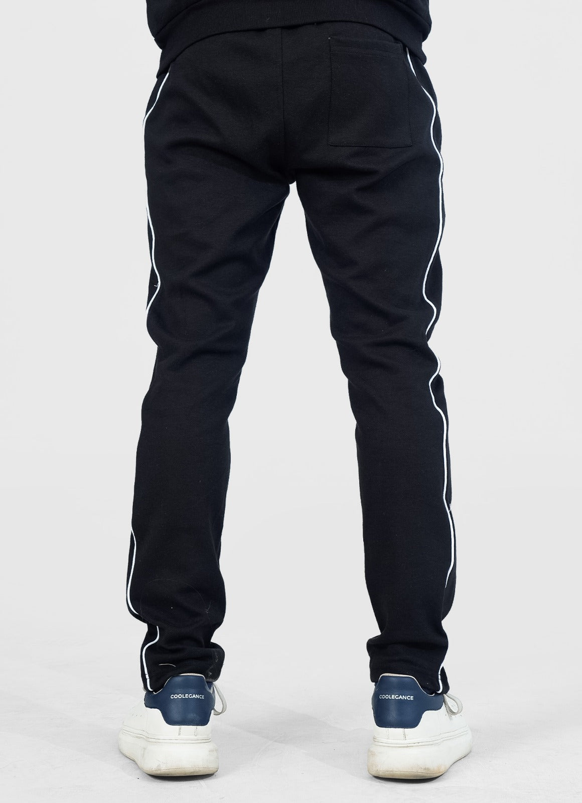 Baju Olahraga Ikonik Hitam/Kelabu