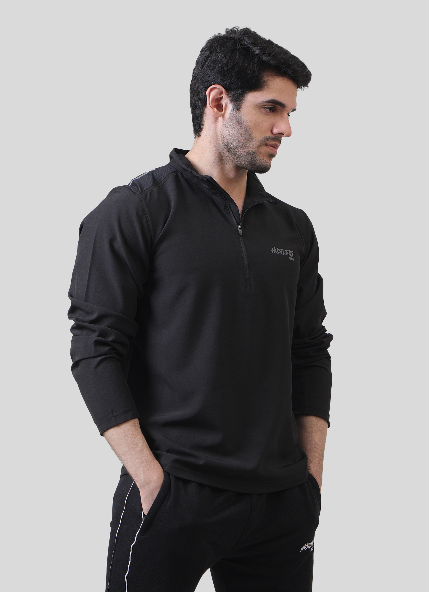 Velocity ½ Zip Lengan Panjang - Hitam