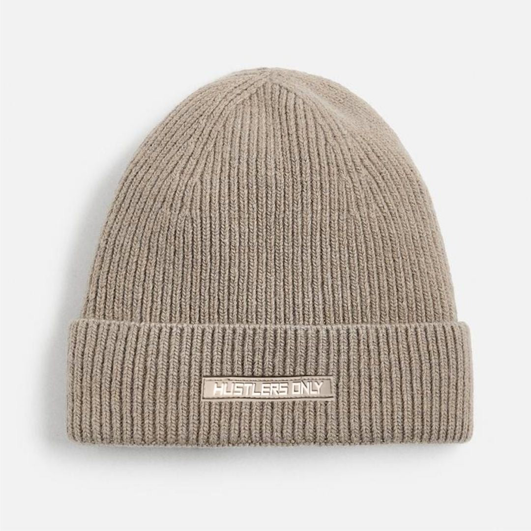 Knitted Beanie - Hitam