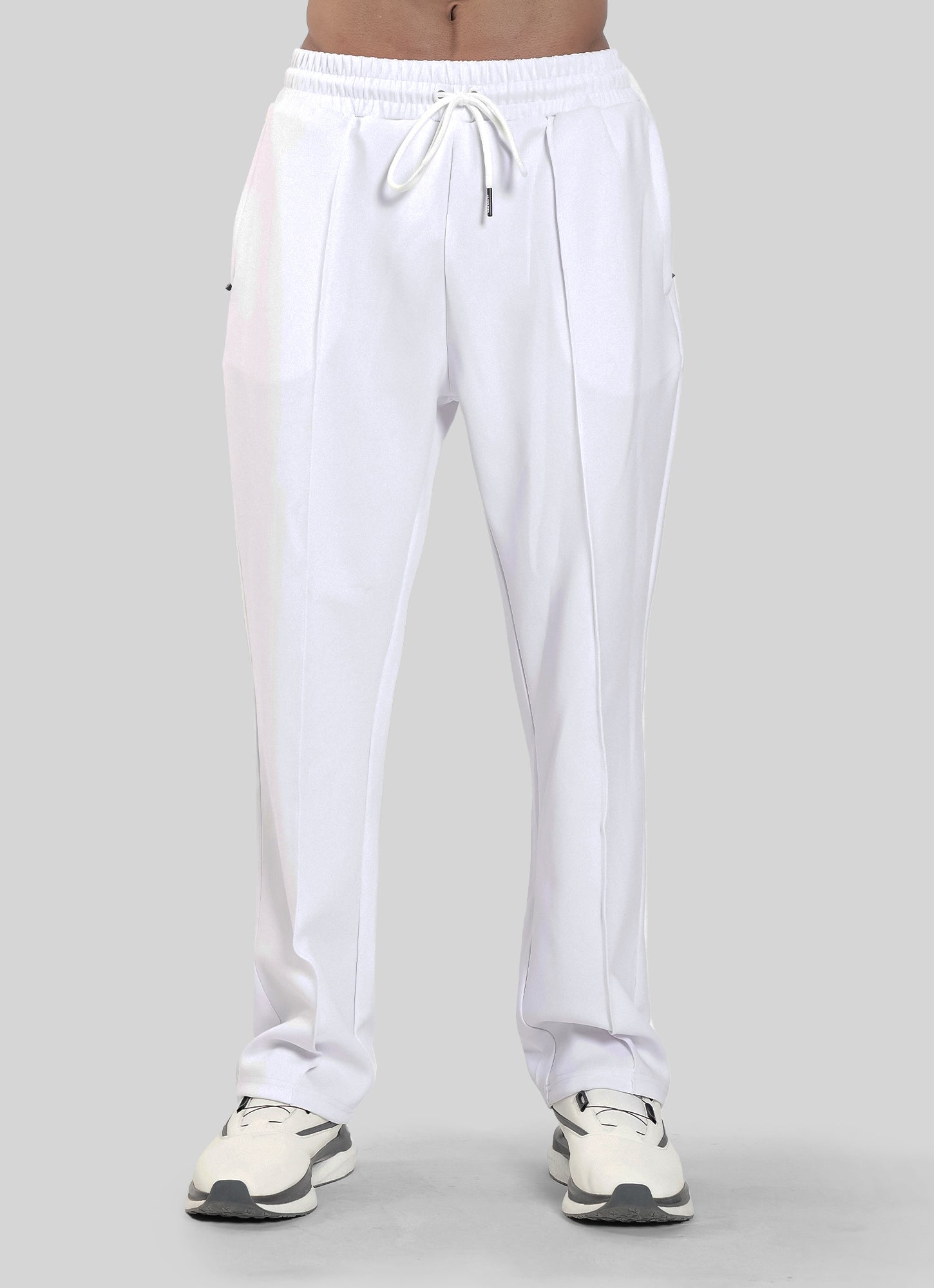 Relaxed Pleated Trouser - White