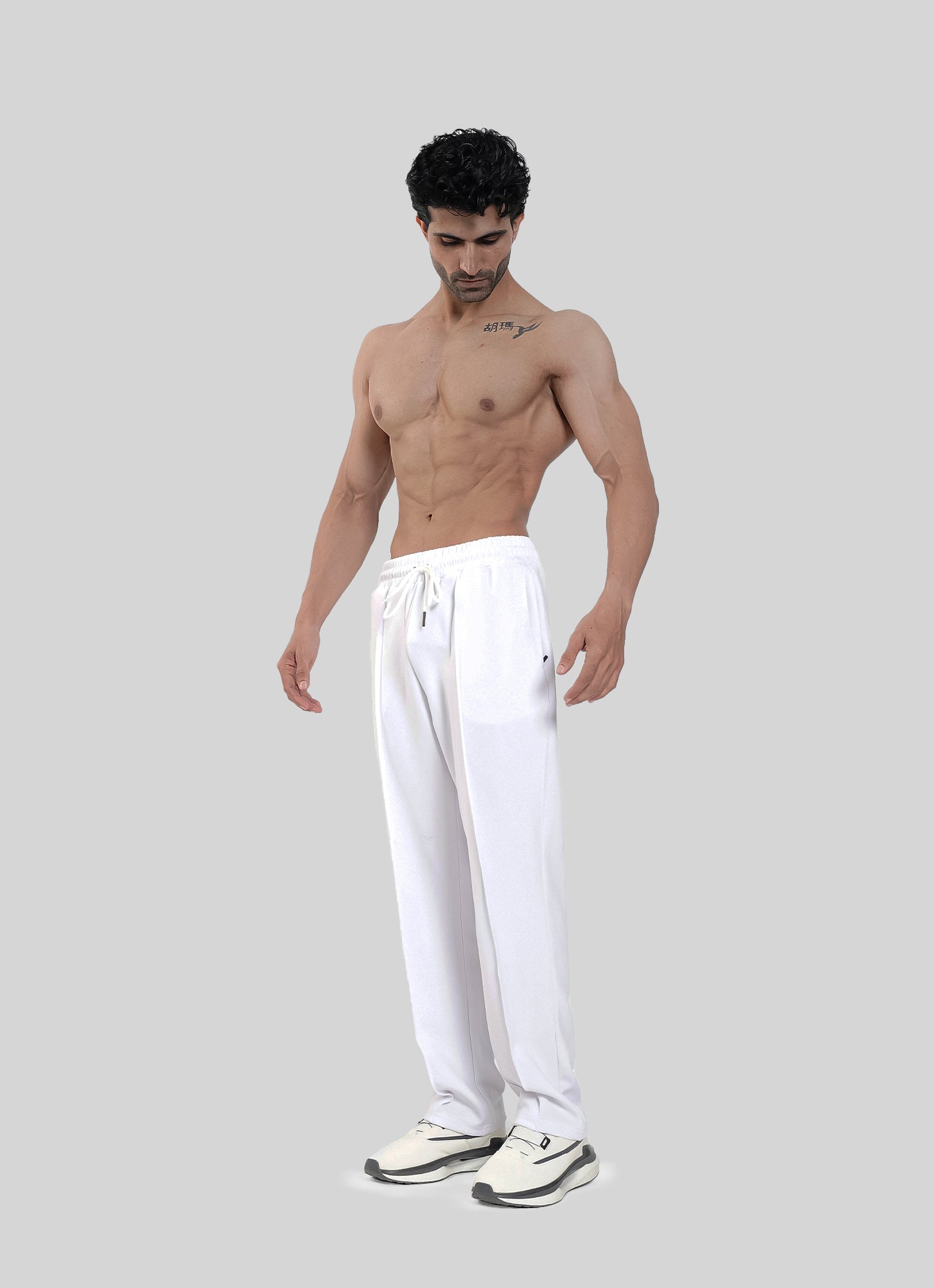 Relaxed Pleated Trouser - White