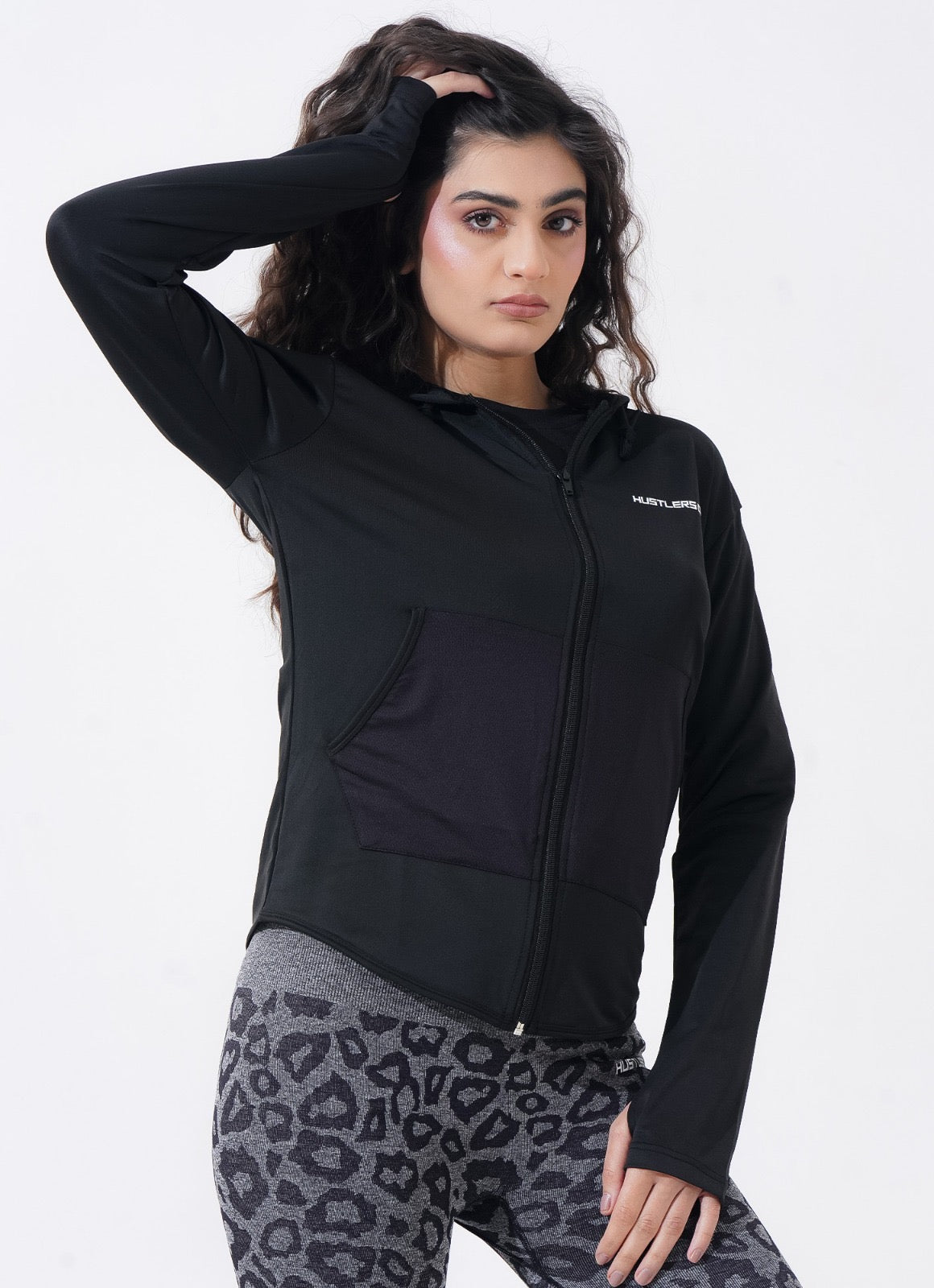 Hoodie Anggun Wanita - Hitam