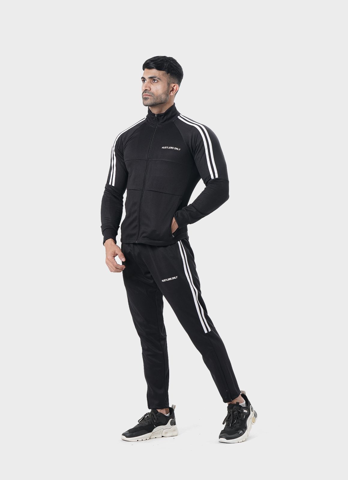 Baju Olahraga Ikonik Hitam/Kelabu