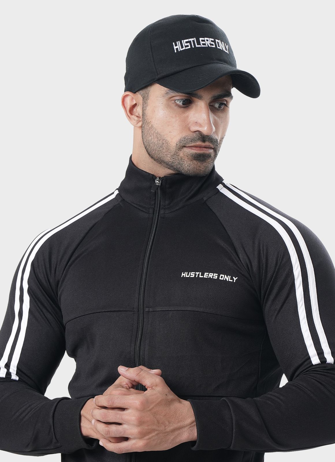 Baju Olahraga Ikonik Hitam/Kelabu