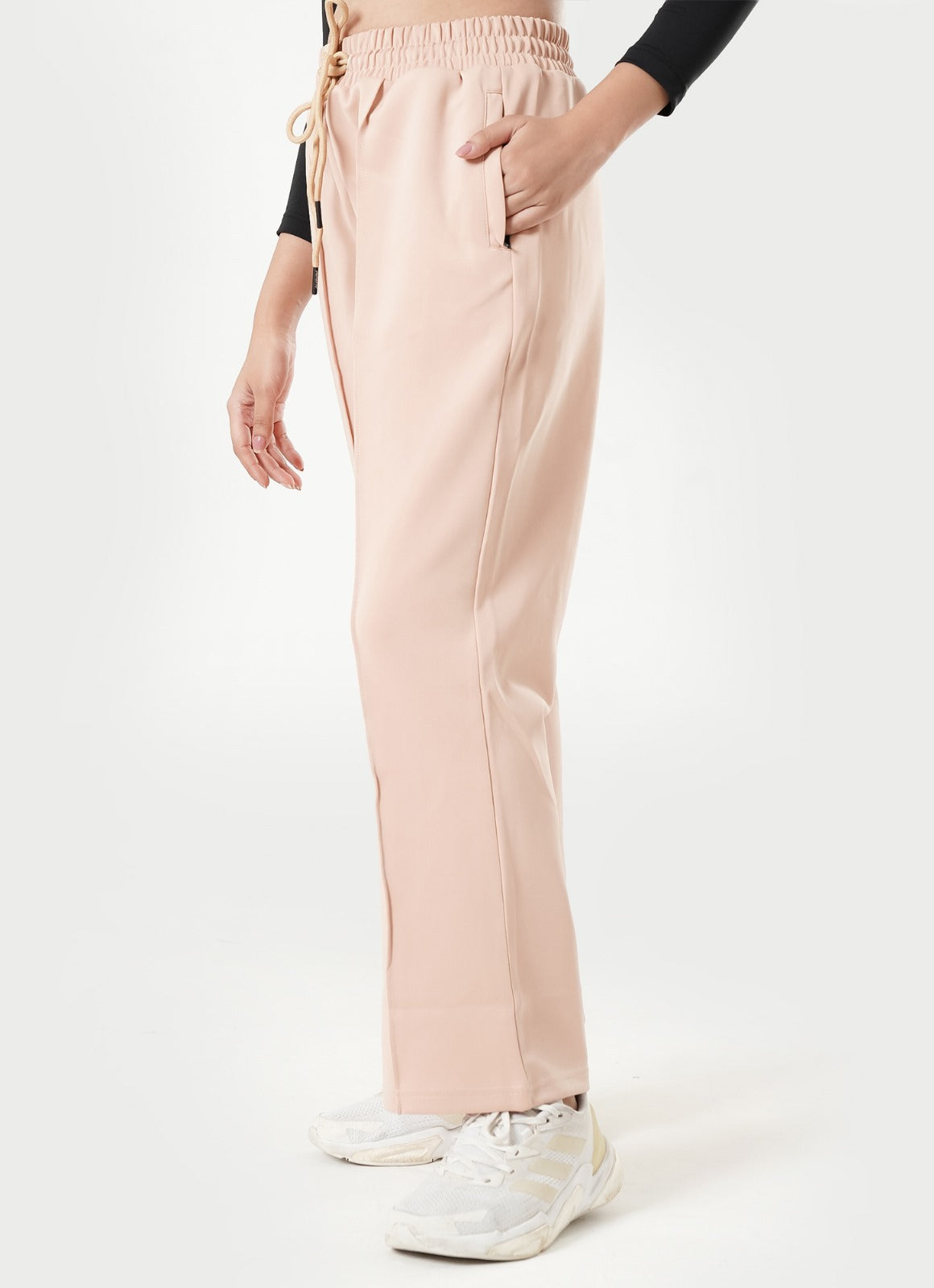 Relaxed Pleated Trouser - Beige.