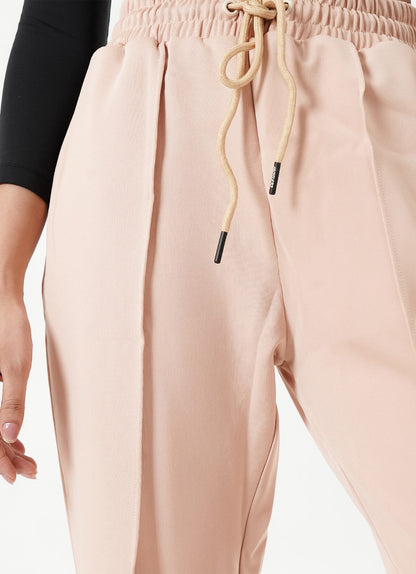 Relaxed Pleated Trouser - Beige.