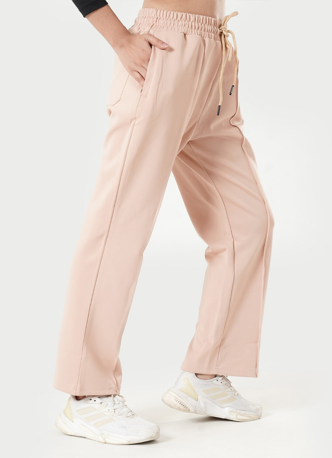 Relaxed Pleated Trouser - Beige.
