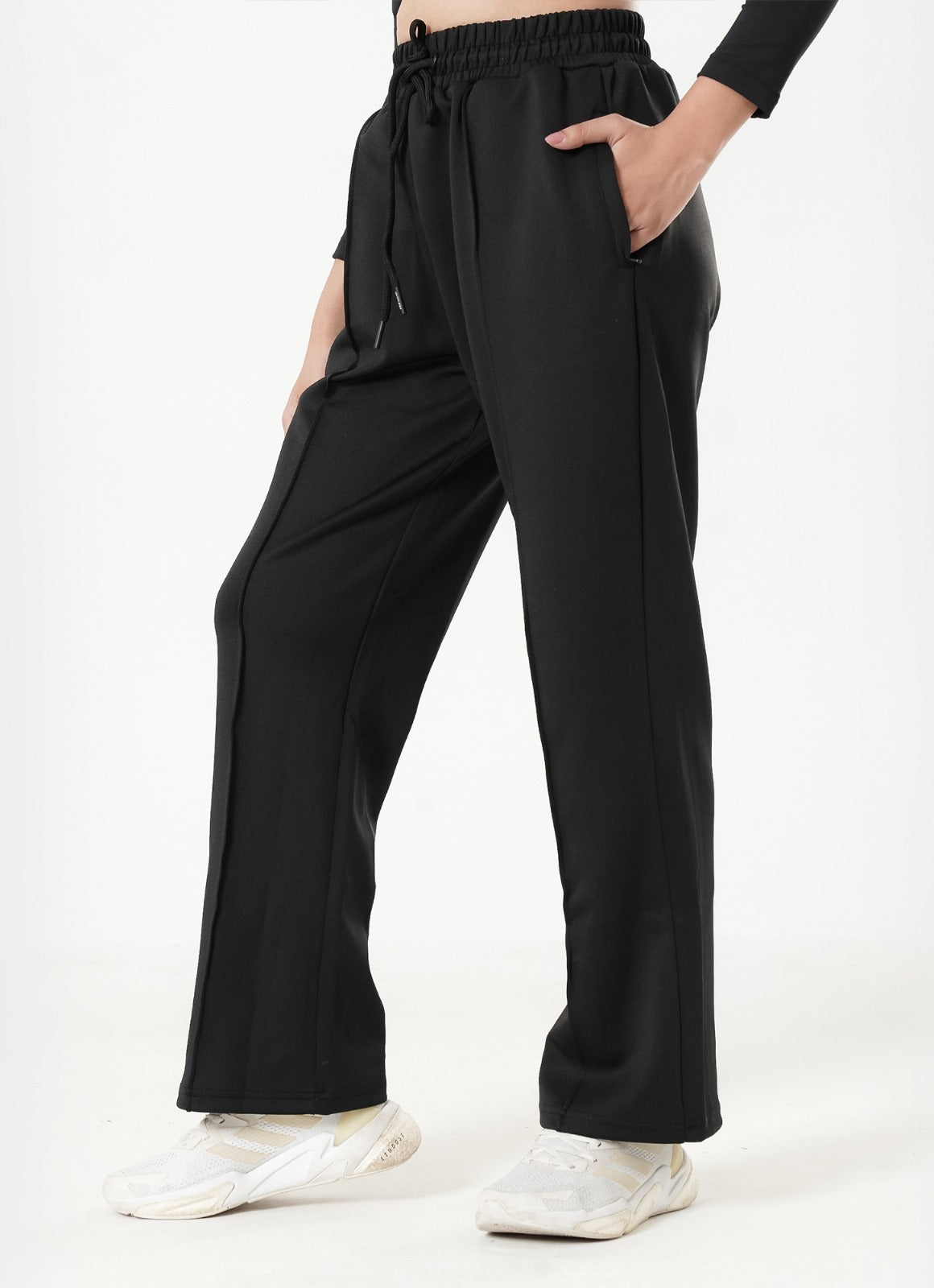 Relaxed Pleated Trouser - Black.