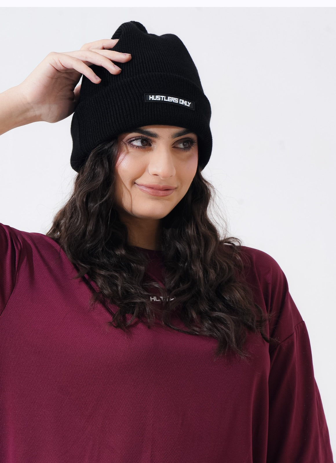 Knitted Beanie - Hitam