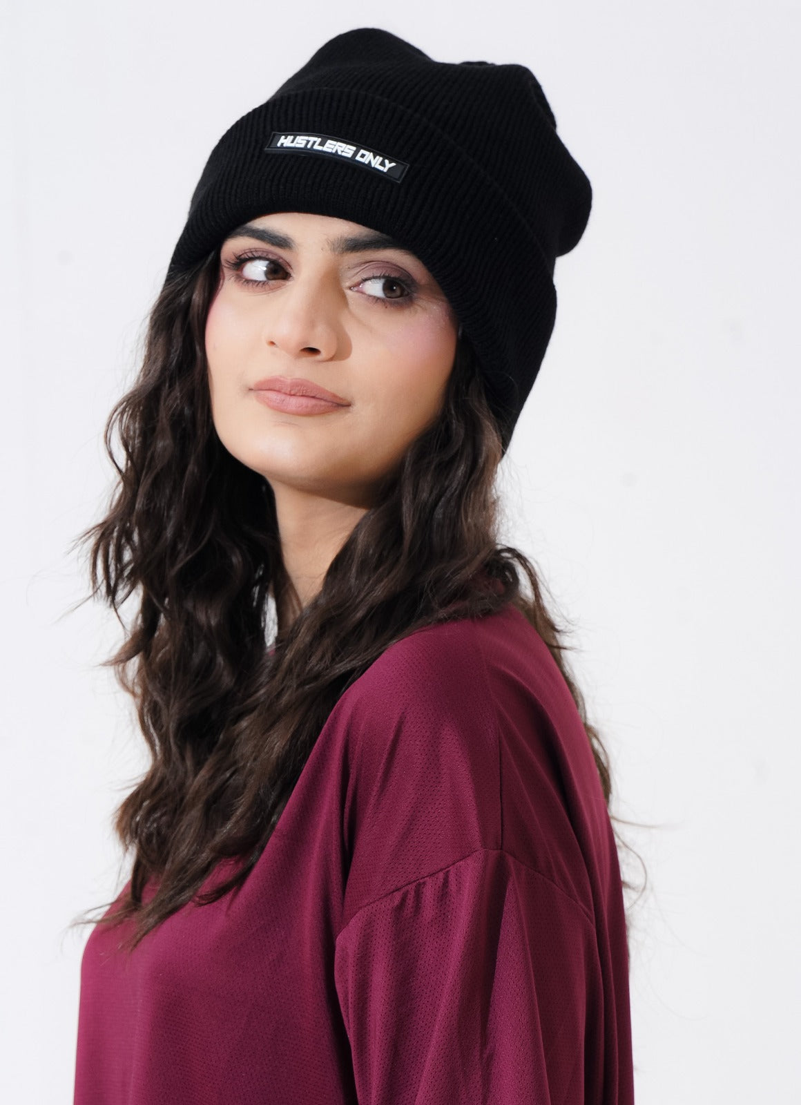 Knitted Beanie - Hitam