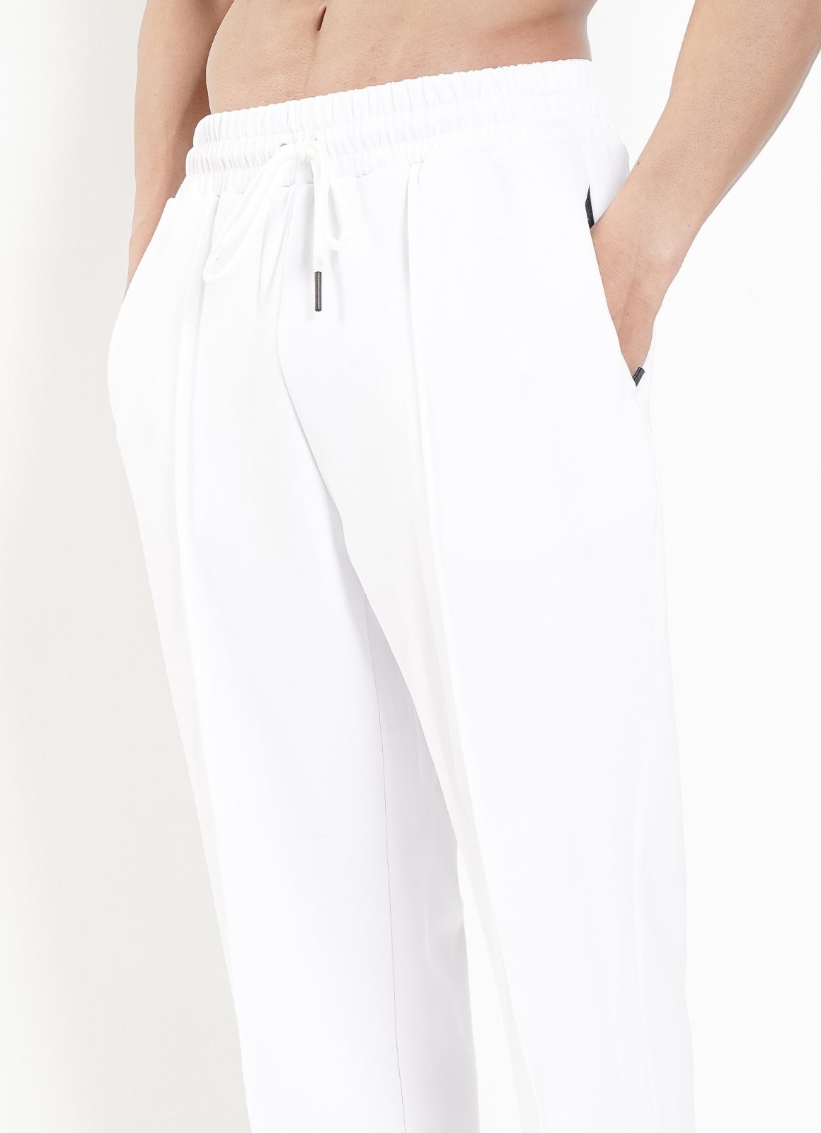 Relaxed Pleated Trouser - White