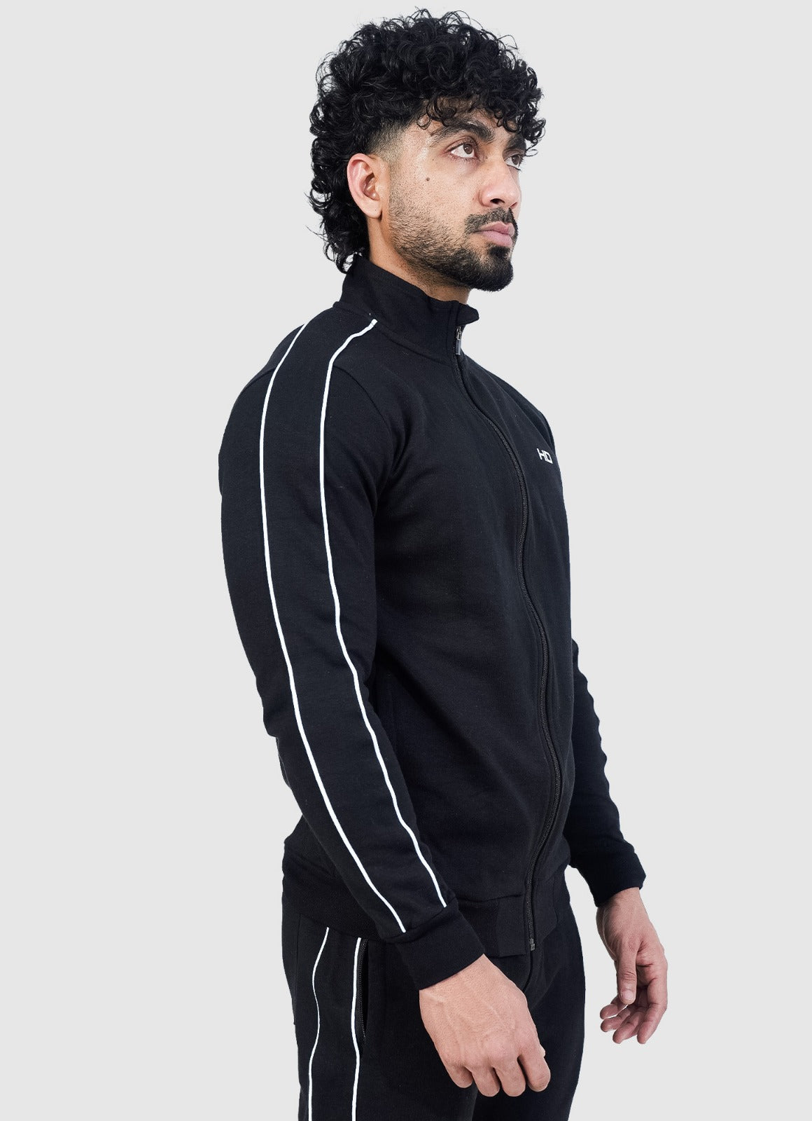 Baju Olahraga Ikonik Hitam/Kelabu