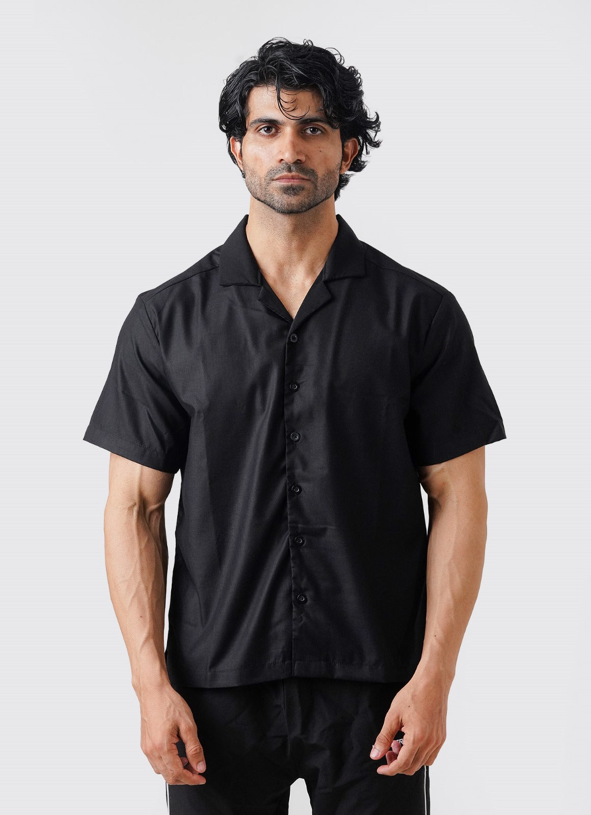 Baju Button Down - Hitam